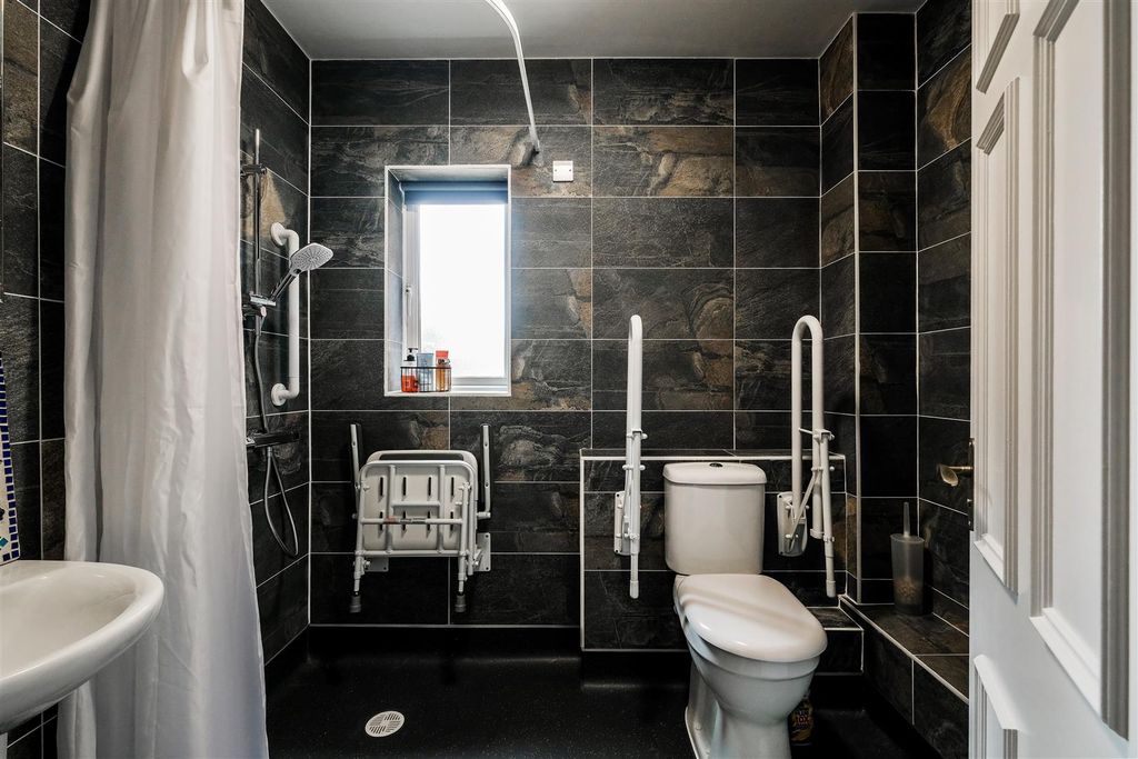 Additional image 21 of 2 bed flat for saleEpping New Road, Buckhurst Hill IG9