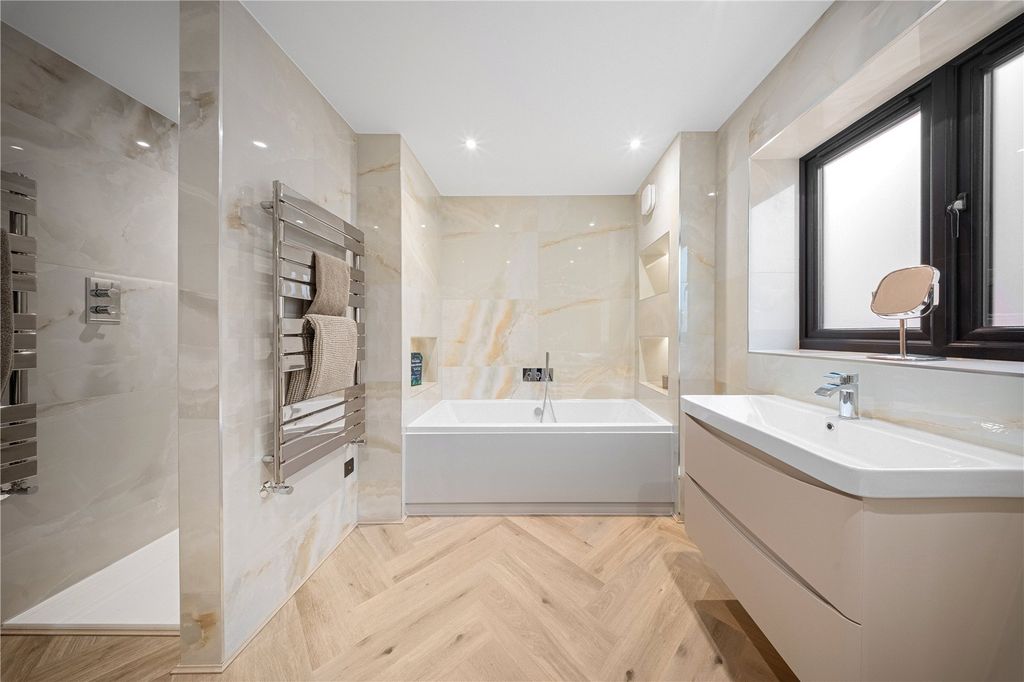 Additional image 23 of 5 bed bungalow for saleWoodlands Park, Bexley, Kent DA5