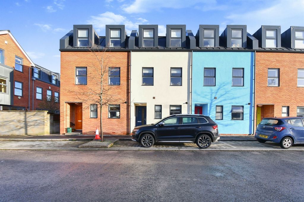 3 bed terraced house for saleSevern Quay, Chepstow NP16