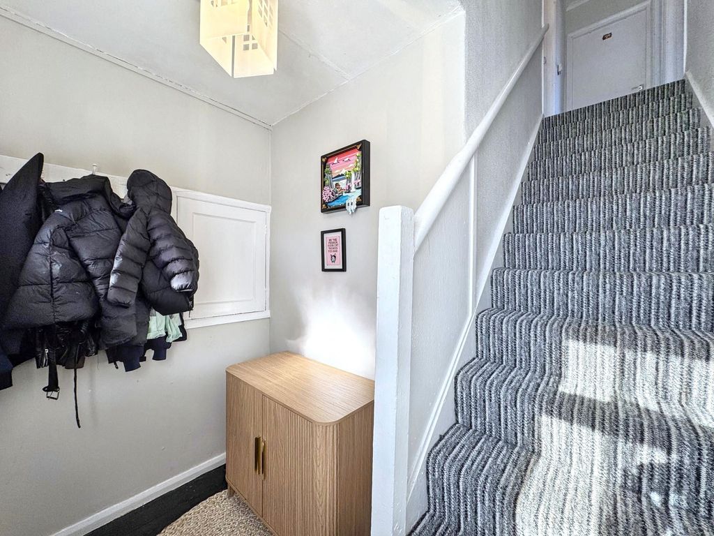 2 bed flat for saleCrieff Grove, Jarrow NE32 photo 4