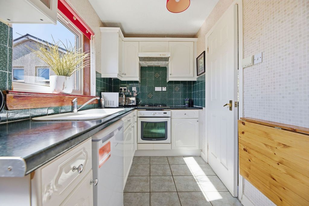 1 bed flat for saleLocherburn Grove, Houston PA6 photo 3