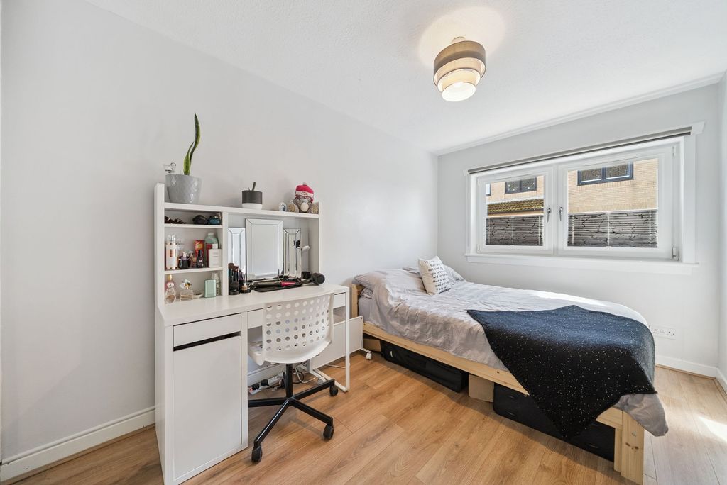 Additional image 14 of 2 bed flat for saleFlat 23 Tower Place, 6 East Clyde Street, Helensburgh G84