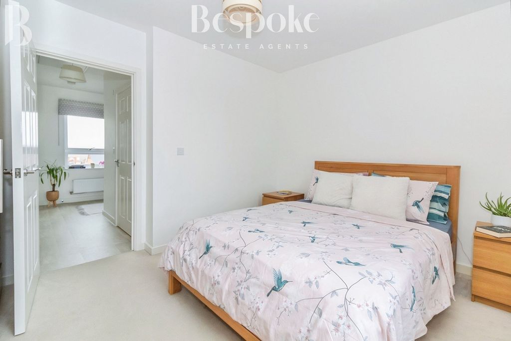 Additional image 15 of 1 bed flat for saleBolton Drive, Shinfield RG2