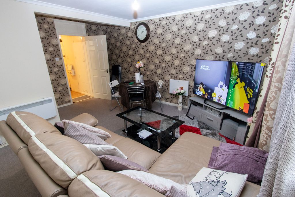 2 bed maisonette for saleMeadowlea, Telford TF7 photo 4