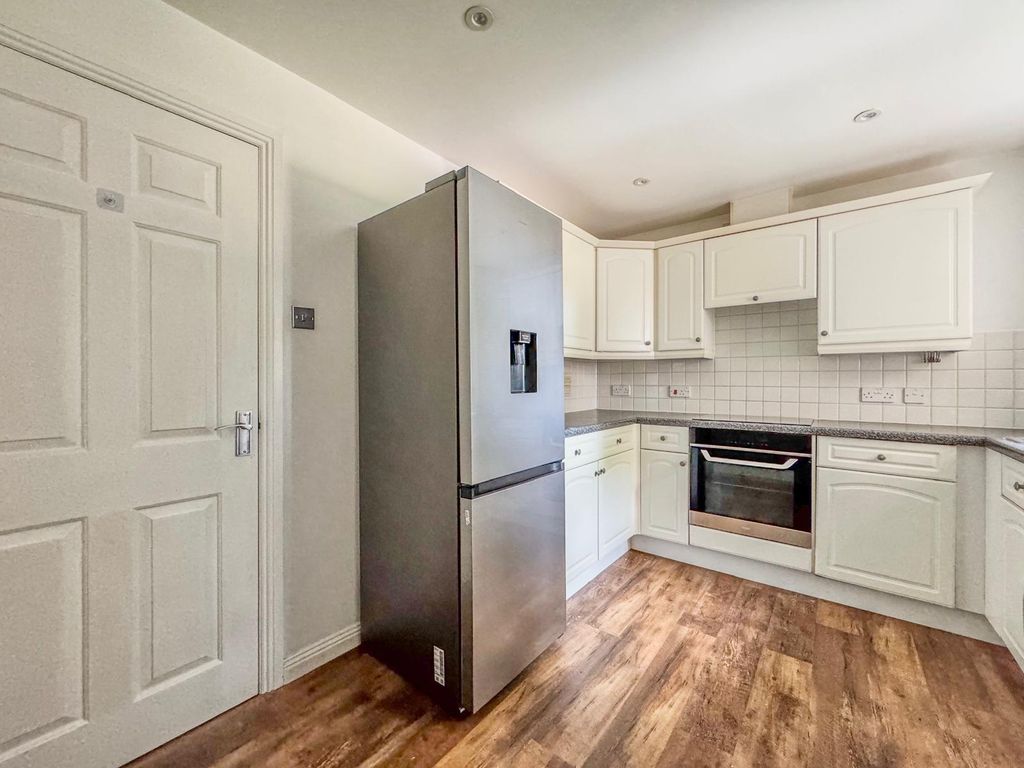 Additional image 8 of 2 bed flat for saleFrost House, Chesham Road, Berkhamsted HP4