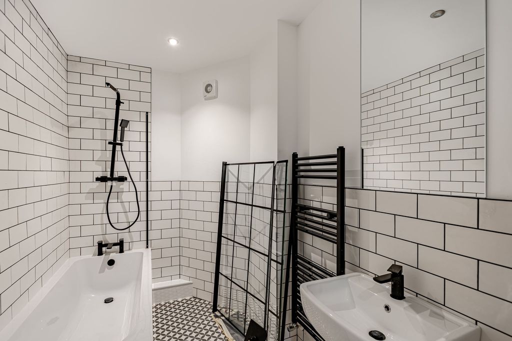 Additional image 10 of 2 bed flat for saleApartment 1, 16 Victoria Place, Carlisle CA1