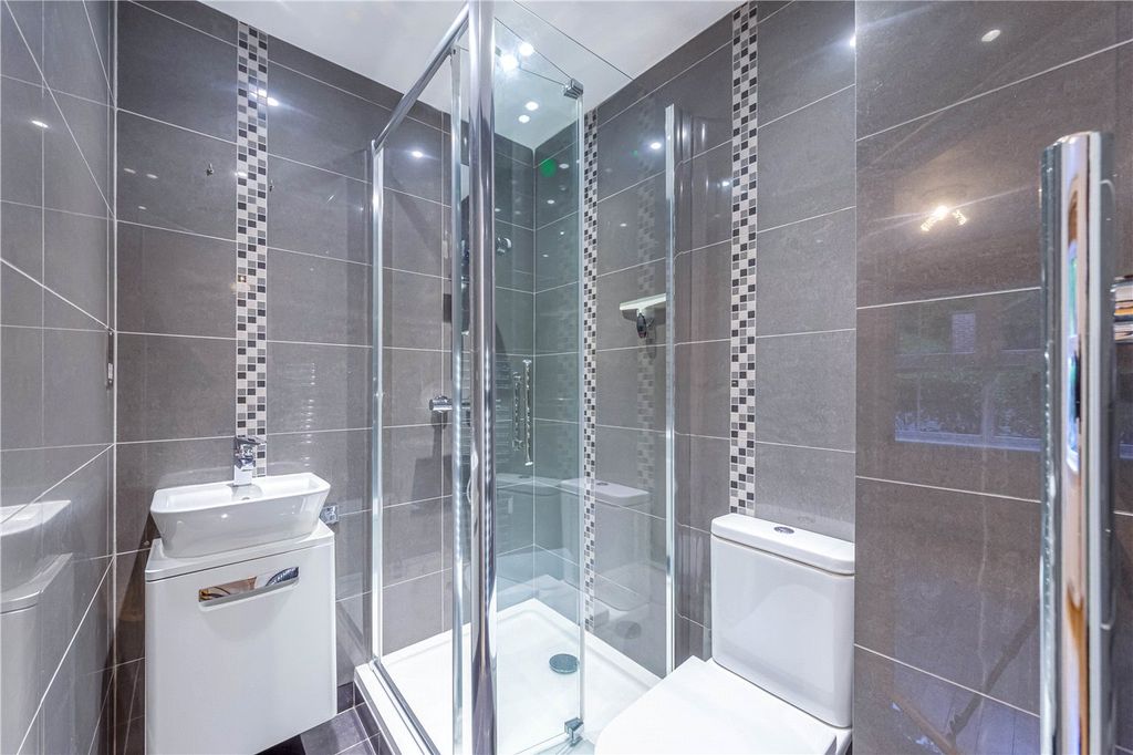 Additional image 6 of 2 bed flat for saleChesham Road, Berkhamsted HP4