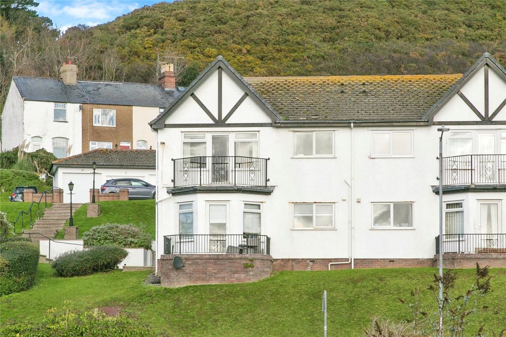 2 bed flat for saleLon Vardre, Deganwy, Conwy LL31