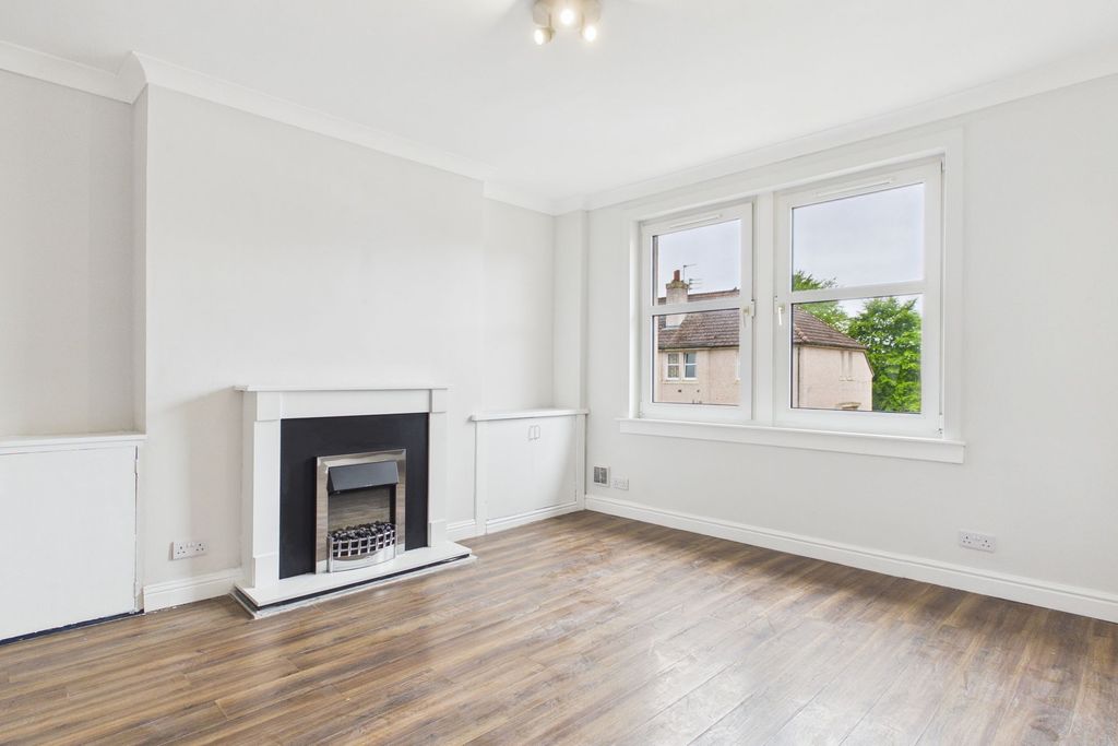 1 bed flat for saleBrown Street, Carluke ML8 photo 2