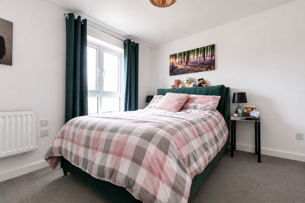 Additional image 7 of 2 bed flat for sale21 Hop House Furrow Crescent, Curbridge, Witney OX29