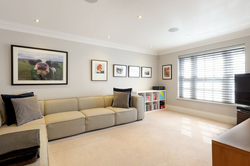 Additional image 3 of 4 bed semi-detached house for saleWattleton Road, Beaconsfield, Buckinghamshire HP9