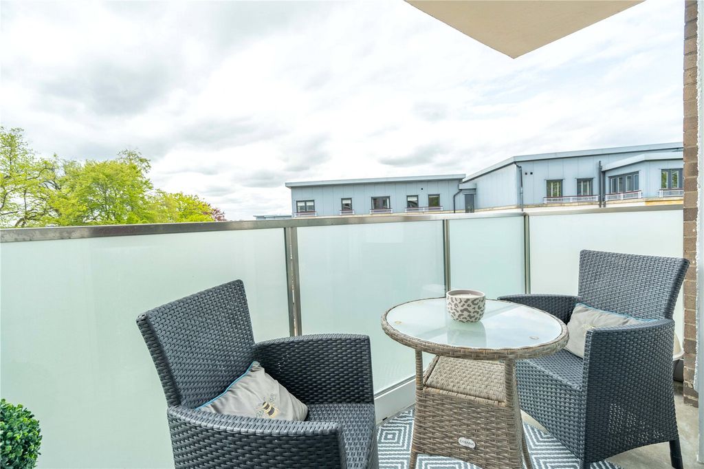 Additional image 18 of 2 bed flat for sale11 Barnton Court, Barnton, Edinburgh EH4