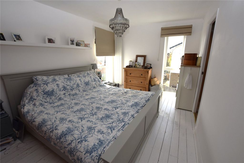 Additional image 7 of 4 bed detached house for saleGrebe Close, Alton, Hampshire GU34