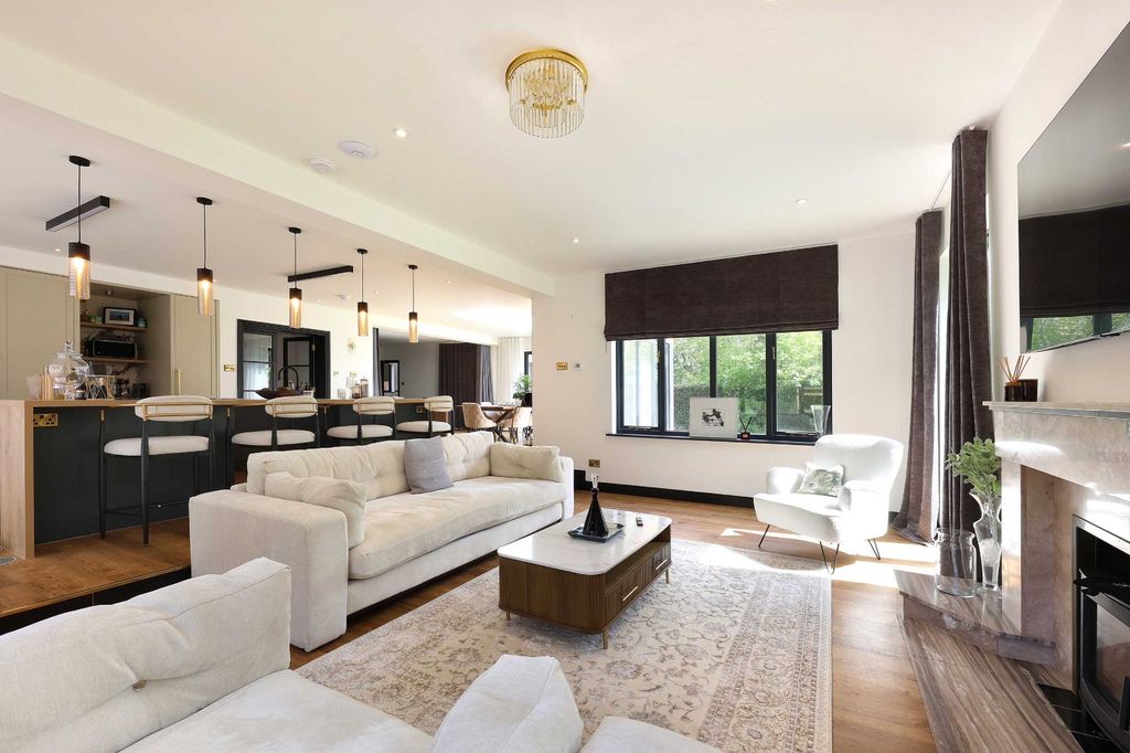 Additional image 8 of 6 bed detached house for salePenn Road, Knotty Green, Beaconsfield, Buckinghamshire HP9