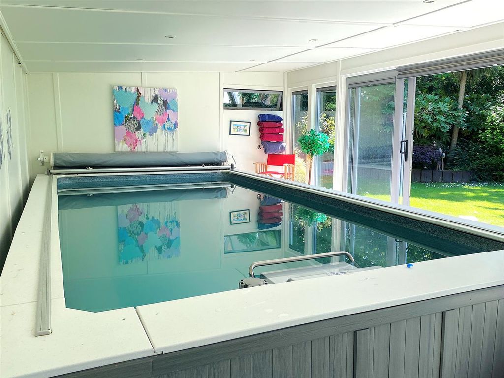 Additional image 10 of 4 bed detached house for saleClavering Walk, Cooden, Bexhill-On-Sea TN39