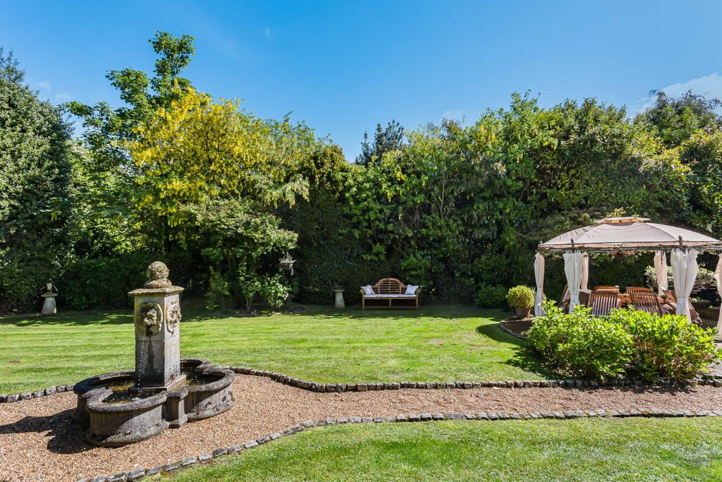 Additional image 27 of 5 bed detached house for saleCross Oak Road, Berkhamsted, Hertfordshire HP4