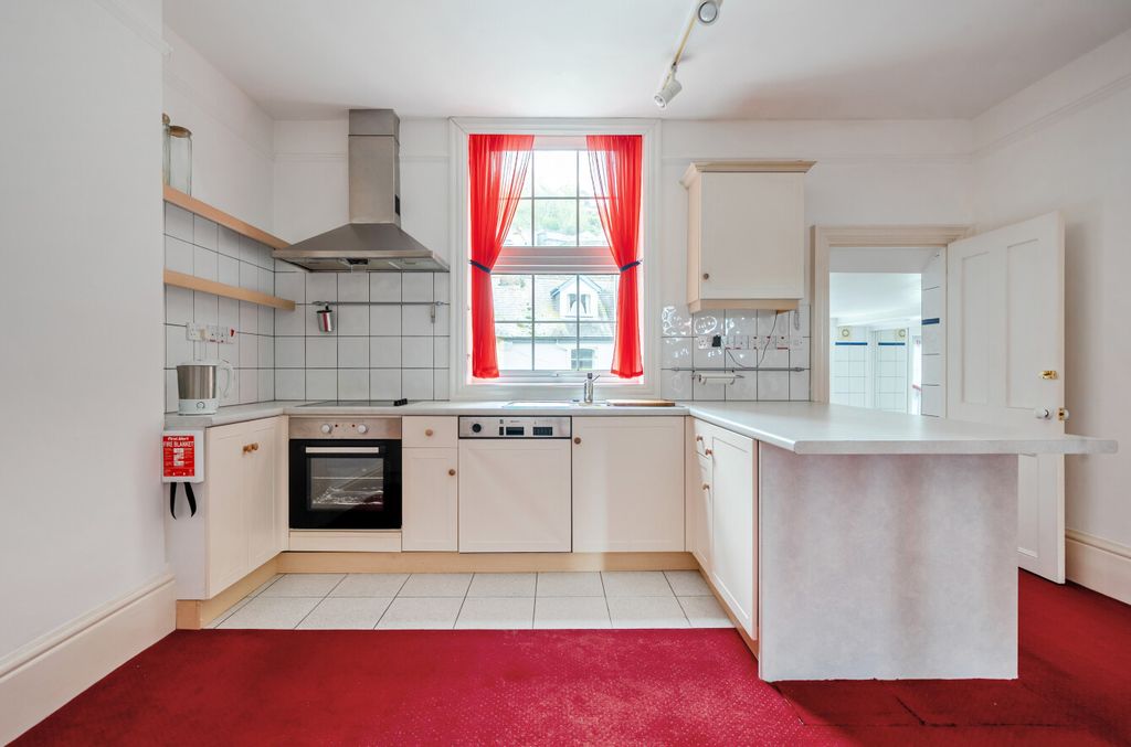 Additional image 6 of 1 bed flat for saleSouth Embankment, Dartmouth, Devon TQ6