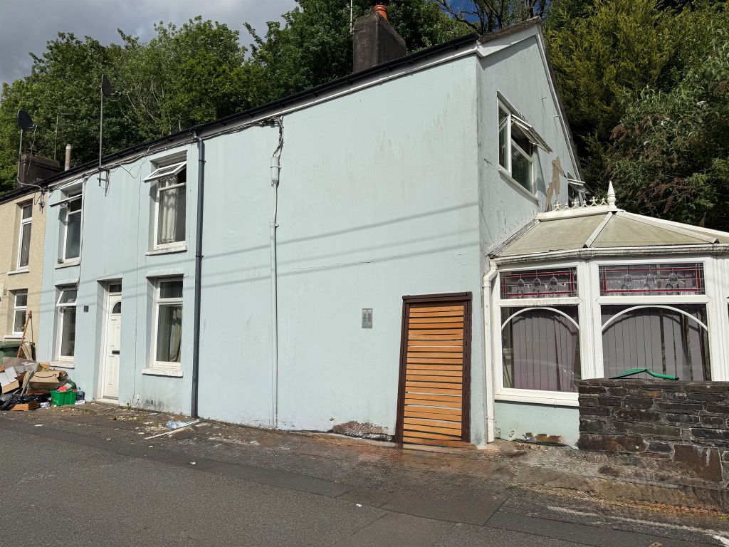 3 bed end terrace house for saleWood Cottage, Taffs Well, Cardiff CF15