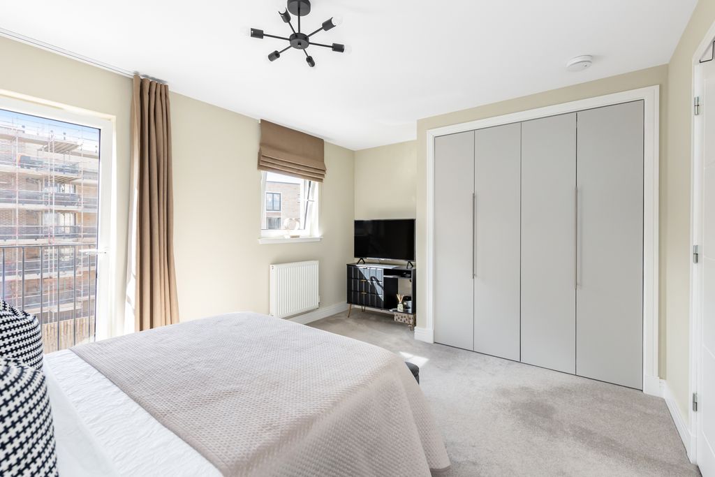 Additional image 18 of 3 bed town house for sale16 Kettleslaw Cruik, South Queensferry EH30