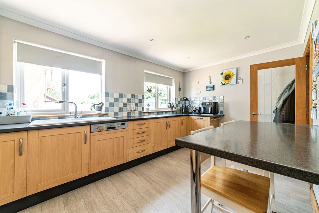 Additional image 13 of 4 bed detached house for saleSandpiper Way, Basingstoke RG22