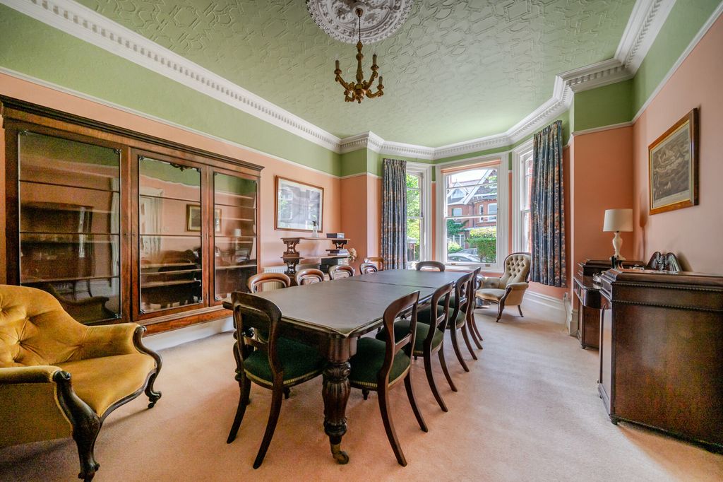 Additional image 4 of 6 bed detached house for saleCargate Avenue, Aldershot GU11