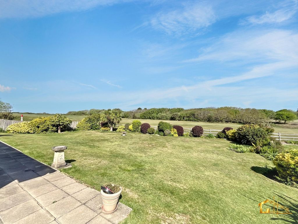 Additional image 22 of 3 bed detached bungalow for saleCooden Sea Road, Cooden, Bexhill-On-Sea TN39