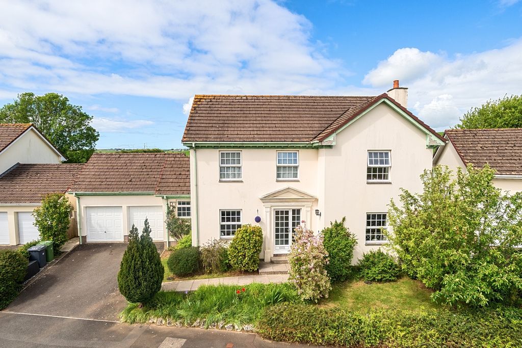 4 bed detached house for saleLower Cross Road, Bickington, Barnstaple, Devon EX31