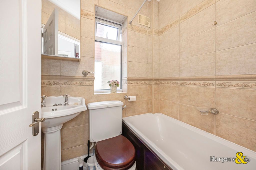 Additional image 10 of 5 bed detached bungalow for saleBaldwyns Park, Bexley DA5