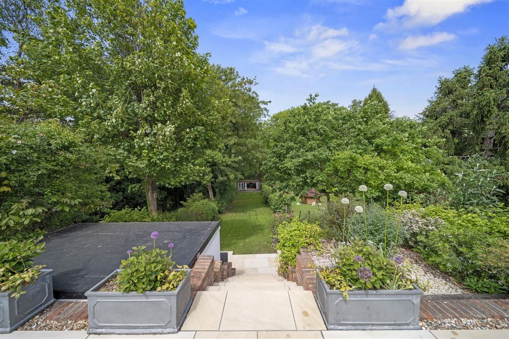 Additional image 26 of 4 bed semi-detached house for saleManor House Gardens, Abbots Langley WD5