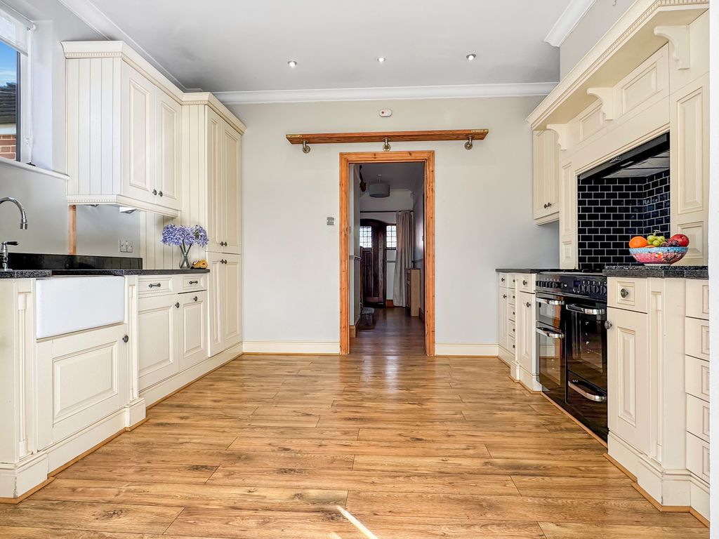 Additional image 6 of 3 bed detached house for saleHighfield Avenue, Aldershot GU11