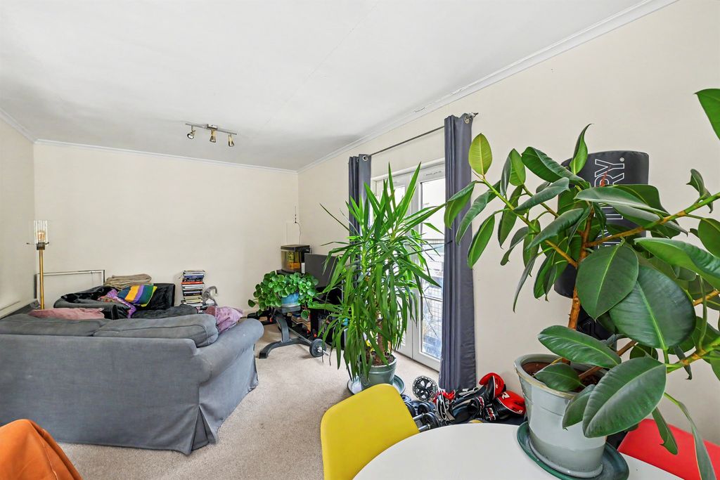 Additional image 2 of 2 bed flat for saleRavens Lane, Berkhamsted HP4