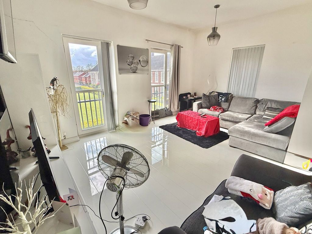 2 bed flat for saleLowbridge Walk, Bilston WV14 photo 5