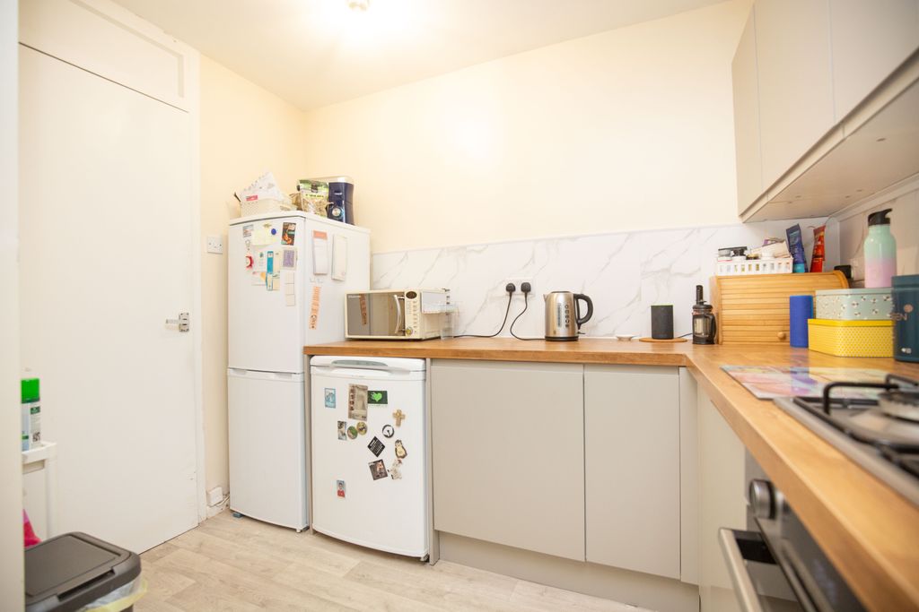 Additional image 7 of 2 bed flat for saleEdale, Wilnecote, Tamworth B77