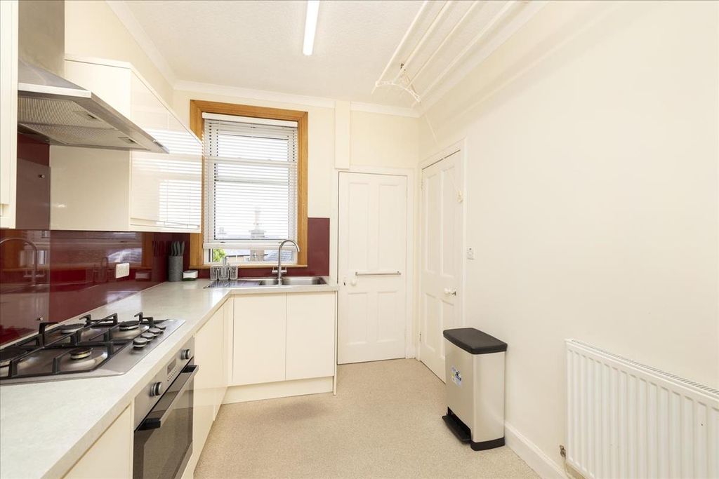 Additional image 6 of 3 bed flat for sale13 Park Crescent, Edinburgh EH16
