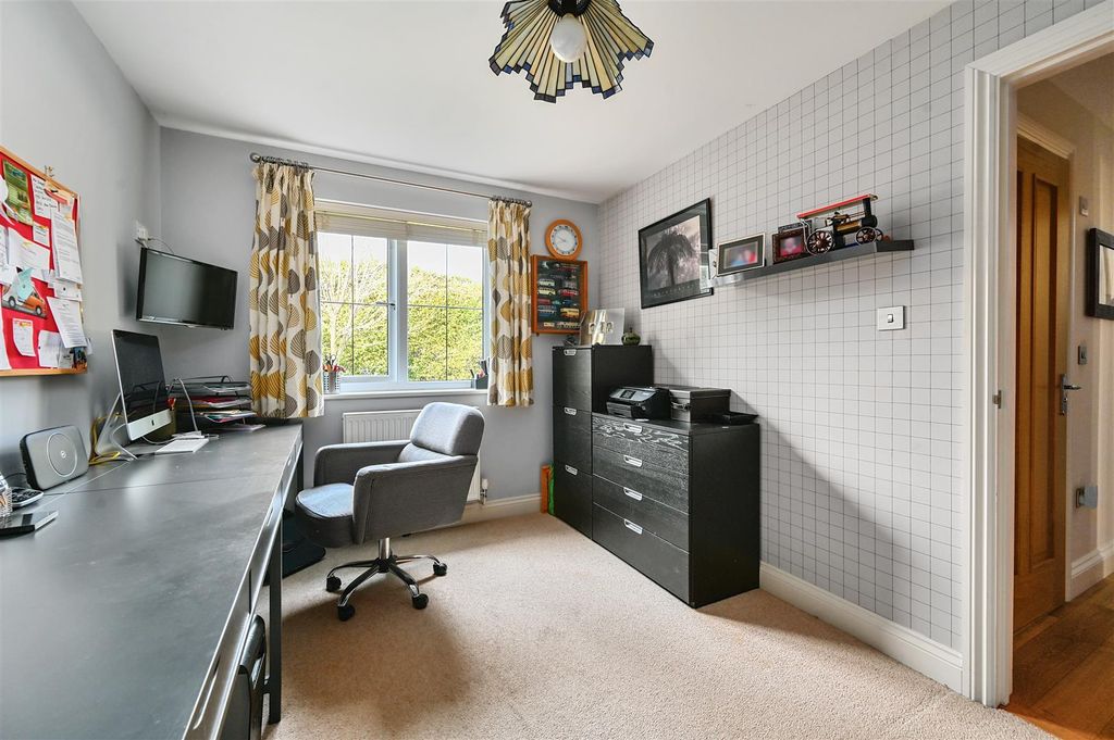 Additional image 17 of 4 bed detached house for saleClavering Walk, Cooden, Bexhill-On-Sea TN39