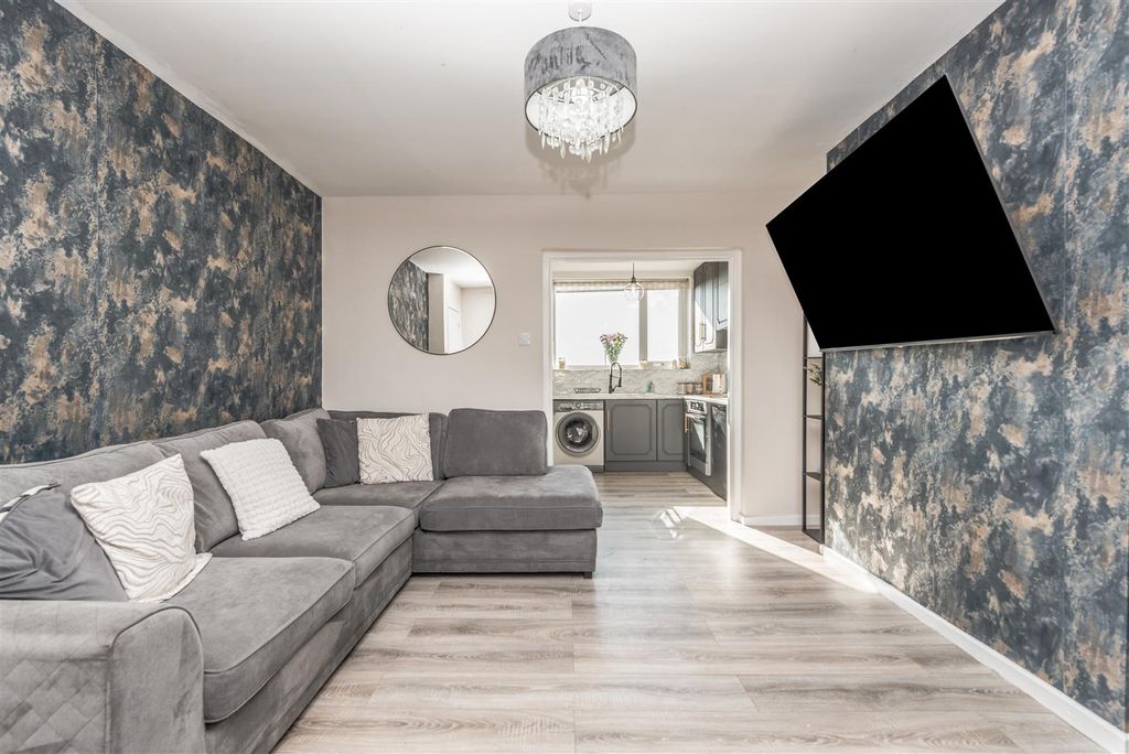 Additional image 7 of 3 bed town house for saleHighfield Close, Leeds LS12