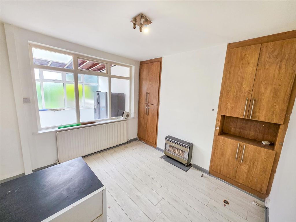 Additional image 11 of 4 bed end terrace house for saleWakemans Hill Avenue, London NW9