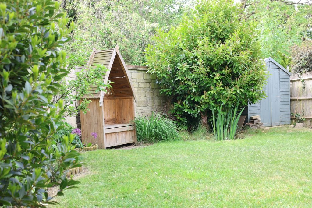 Additional image 21 of 3 bed link detached house for sale23 Calais Dene, Bampton OX18