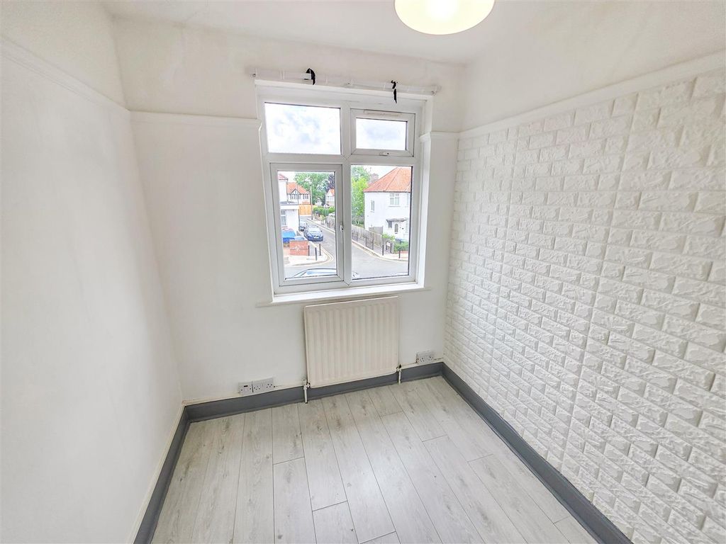 Additional image 12 of 4 bed end terrace house for saleWakemans Hill Avenue, London NW9