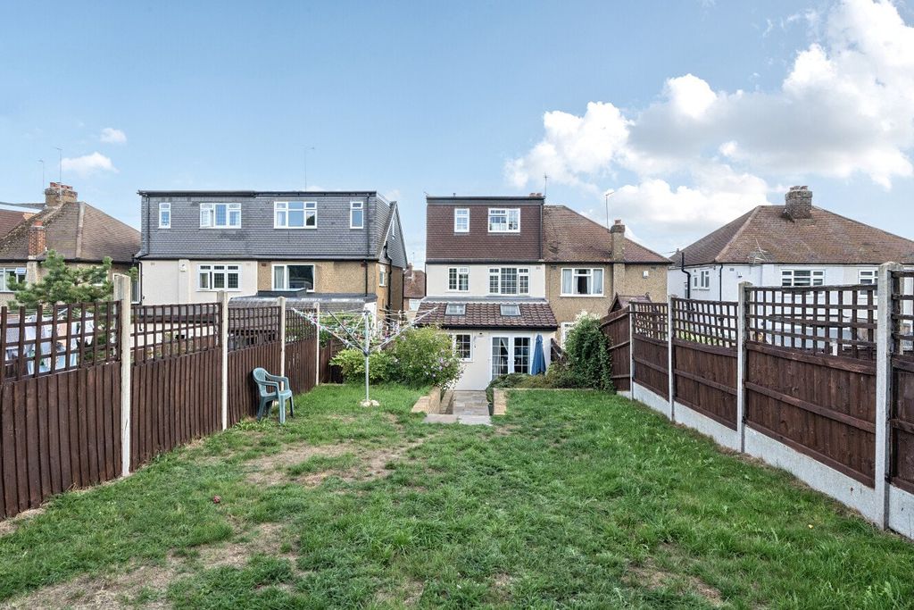 Additional image 4 of 4 bed semi-detached house for saleConstance Crescent, Hayes, Kent BR2
