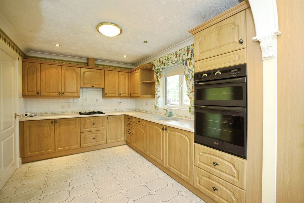 Additional image 6 of 3 bed detached bungalow for saleBirchwood Gardens, Bedwas, Caerphilly CF83