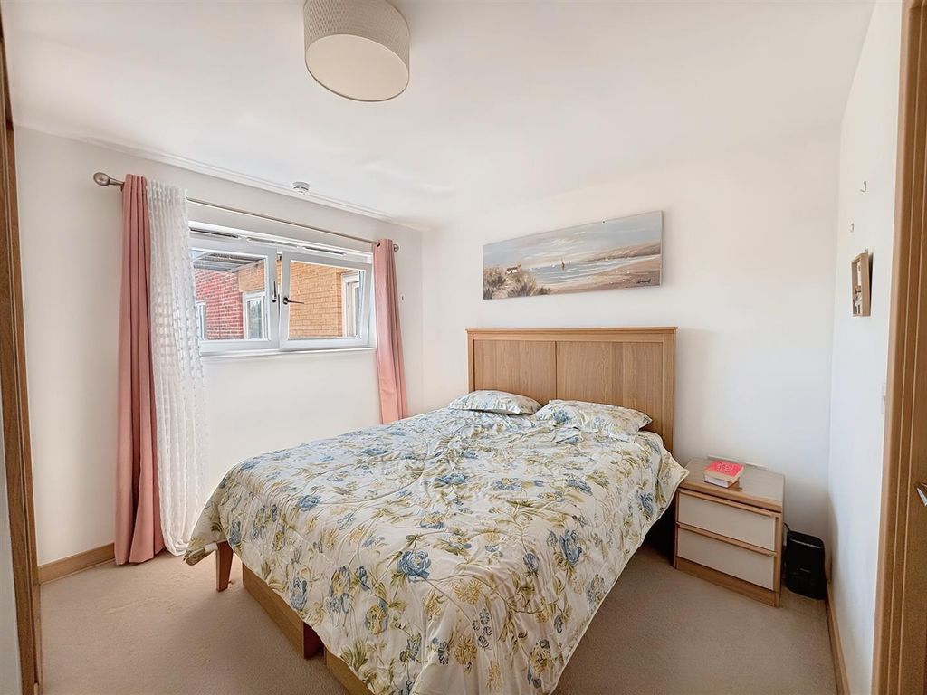 Additional image 7 of 2 bed flat for saleCherrydown East, Basildon SS16