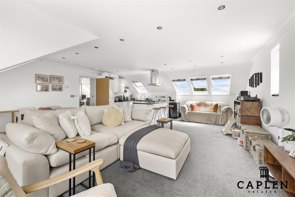 Additional image 2 of 2 bed flat for saleBeatrice Court, Buckhurst Hill IG9