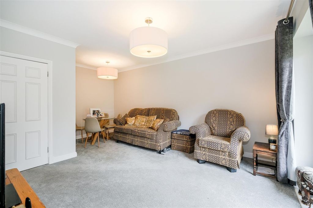 Additional image 10 of 2 bed flat for saleEpping New Road, Buckhurst Hill IG9