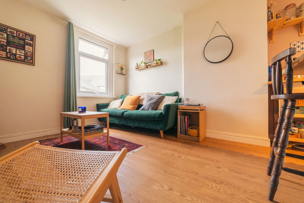 Additional image 4 of 2 bed flat for saleMoorland Road, Splott CF24