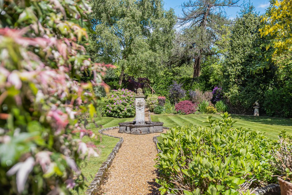 Additional image 21 of 5 bed detached house for saleCross Oak Road, Berkhamsted, Hertfordshire HP4