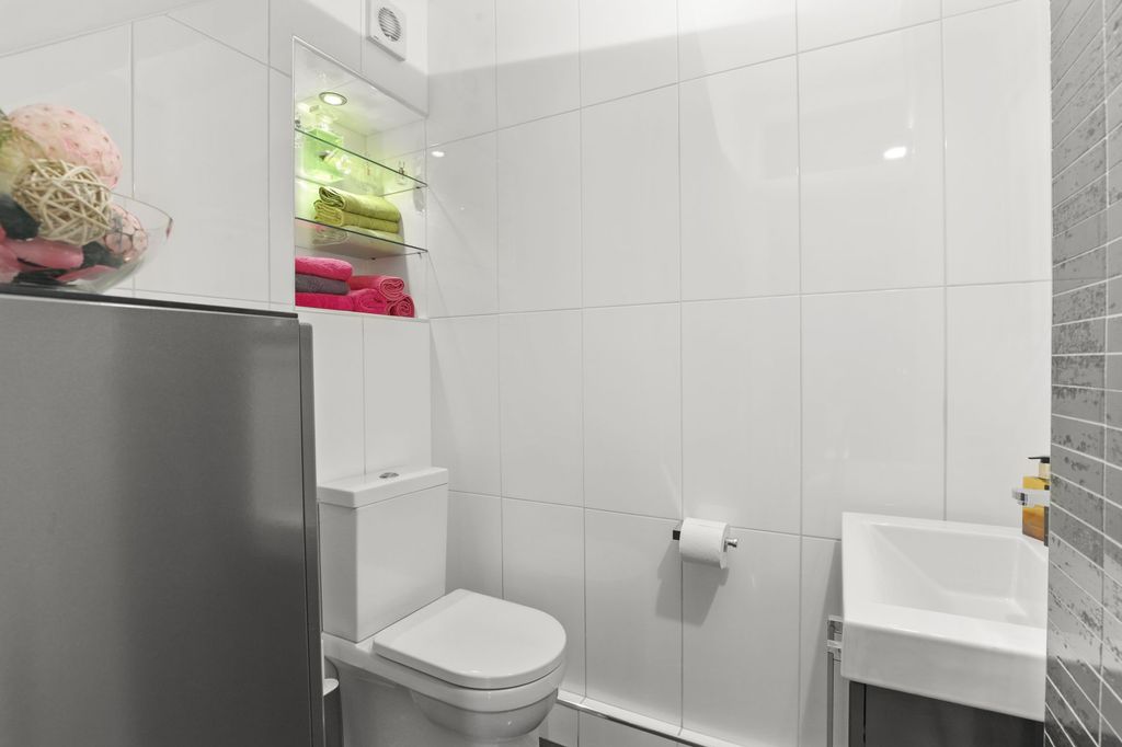 Additional image 19 of 4 bed link detached house for saleWestbury Lane, Buckhurst Hill IG9