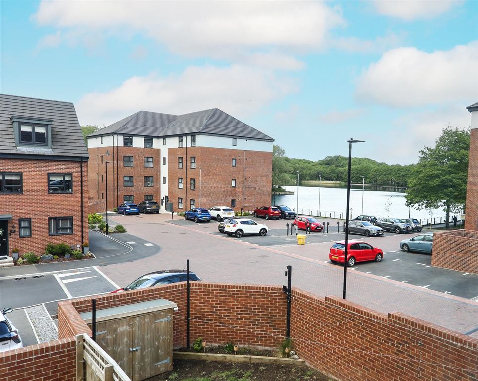 Additional image 4 of 4 bed town house for saleLakeside Boulevard, Lakeside, Doncaster DN4