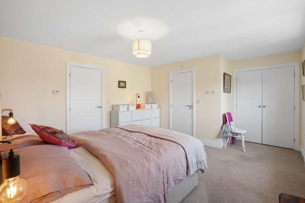 Additional image 9 of 3 bed semi-detached house for saleShergold Road, Bampton OX18