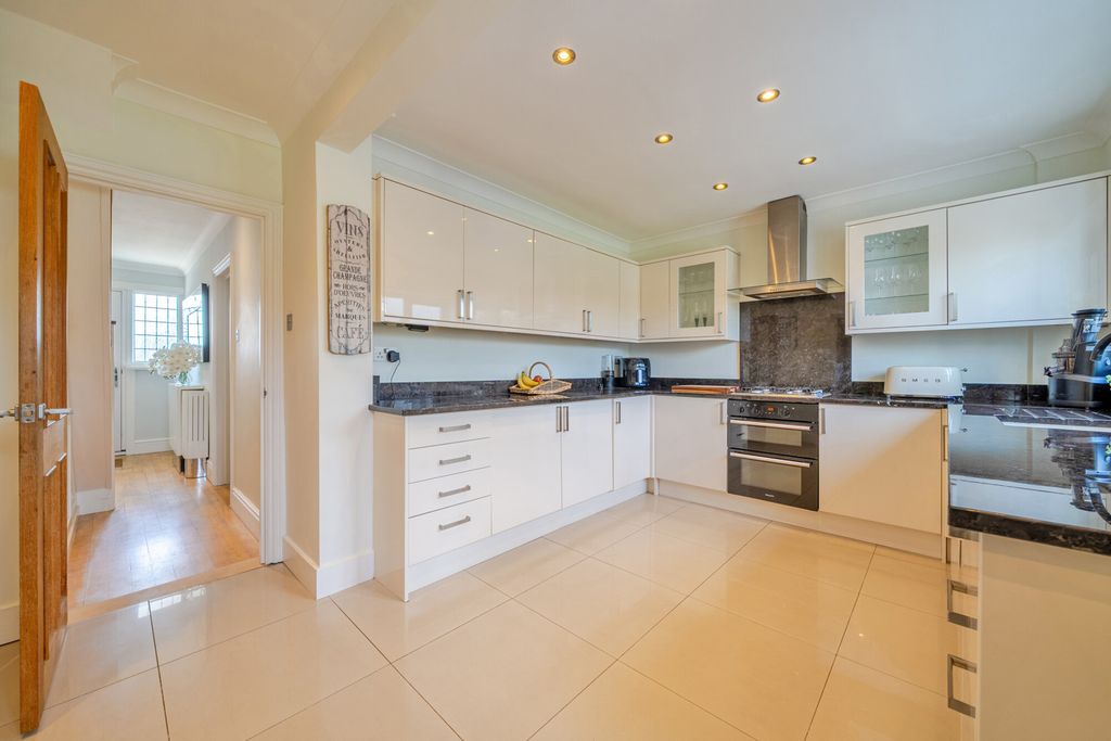 Additional image 12 of 4 bed semi-detached house for salePenhill Road, Bexley, Kent DA5